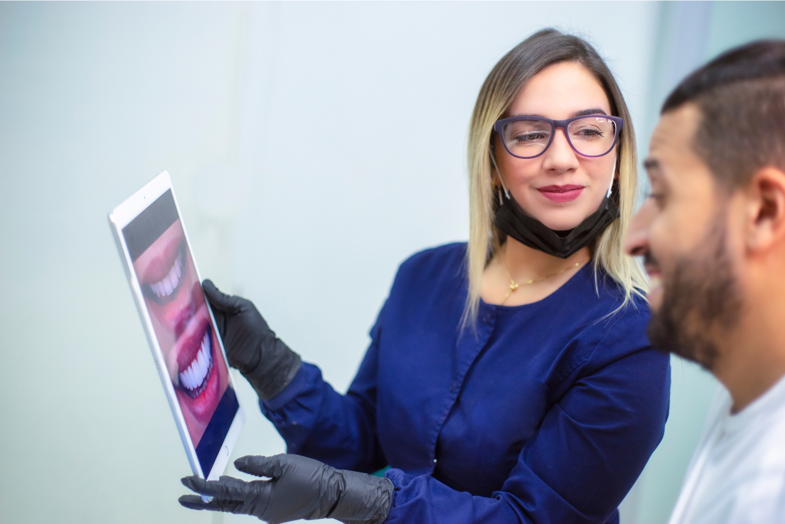 5 Signs You Need a Specialist Team for Your Dental Treatment (Not Just One Dentist)