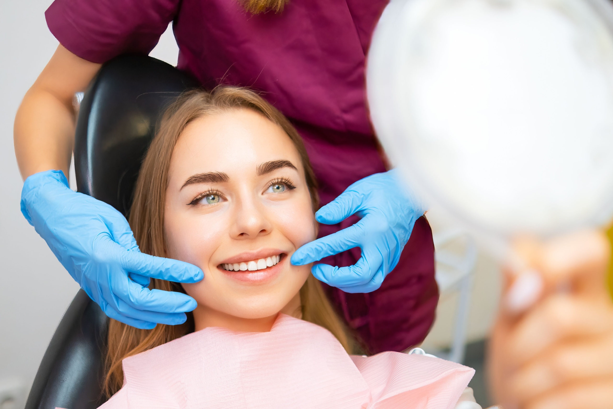 Porcelain Veneers Vs Composite Bonding: Which Is Right for Me?